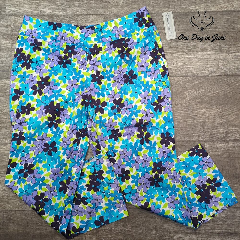 Madison Studio Floral Cropped Pants Size 10
